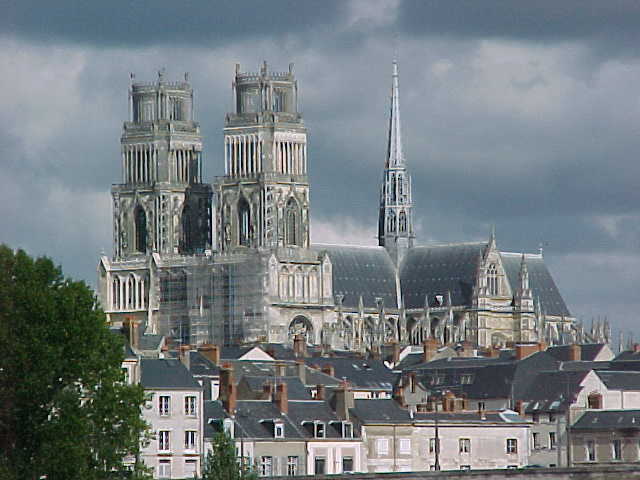 61 - LA CATHEDRALE VUE DE LA LOIRE.jpg